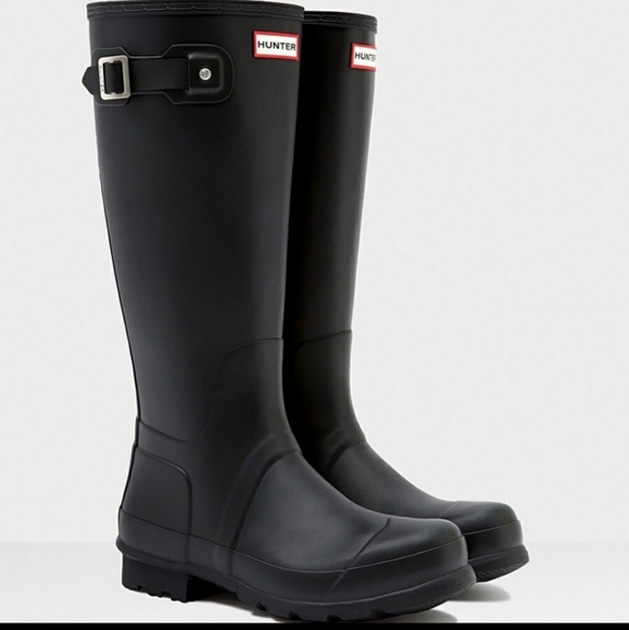 Hunter Shoes - Hunter Tall black matte classic rain boots size 9